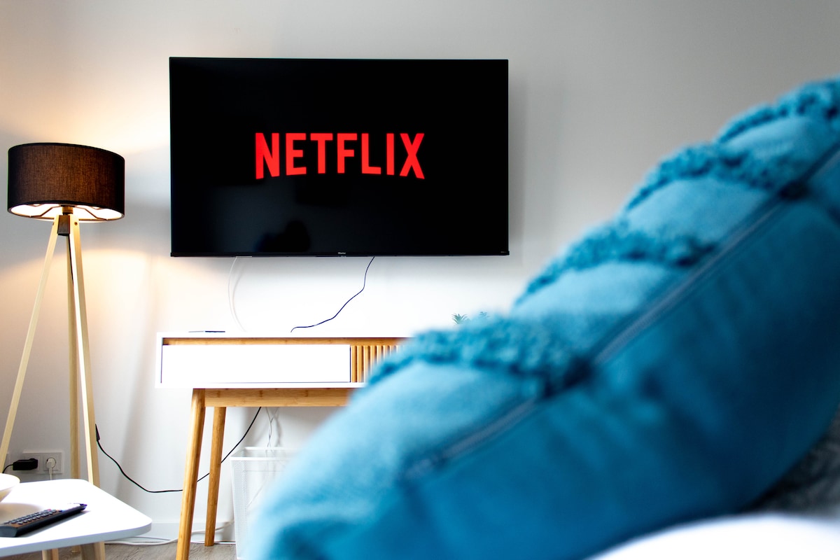 Top performing Airbnb: Central Lister Meile, near main station, supermarket + train in List