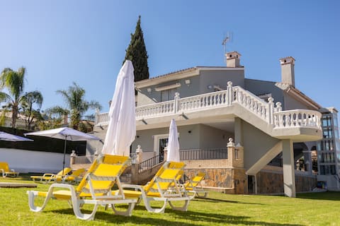 Large Villa Los Manantiales
