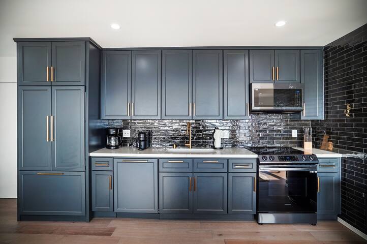 Stunning View Sunset Plaza Home gallery image 4