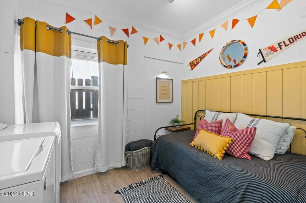 Práčka a sušička v spálni