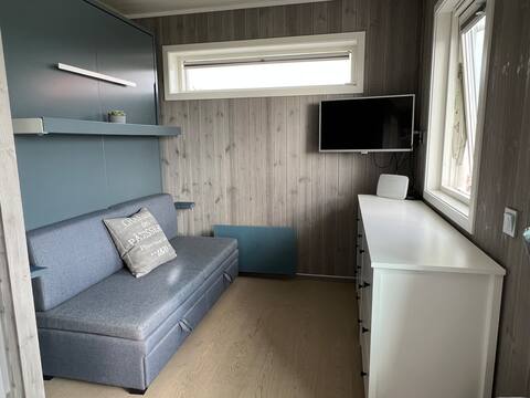Top performing Airbnb: Cozy guesthouse by the sea in Tanum