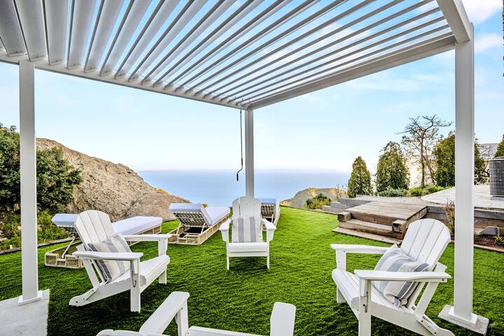 Mount Malibu Mansion – Hot Tub, 2 Acres, 16 ppl gallery image 4