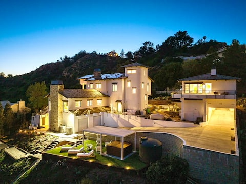 Mount Malibu Mansion - Hot Tub, 2 Acres, 16 ppl