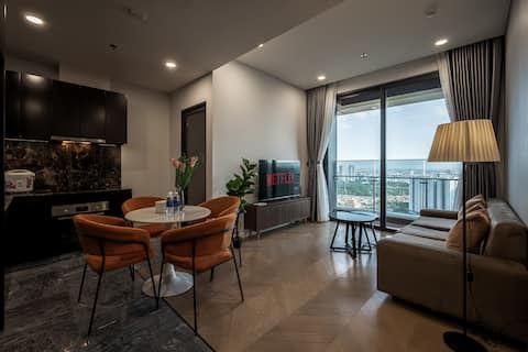 Lumiere Luxury Apartment - Pool Gym City View