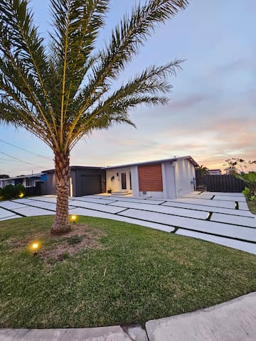 Luxurious home near Sawgrass Mall