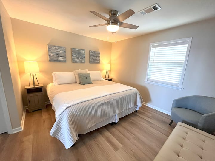 Second downstairs king suite