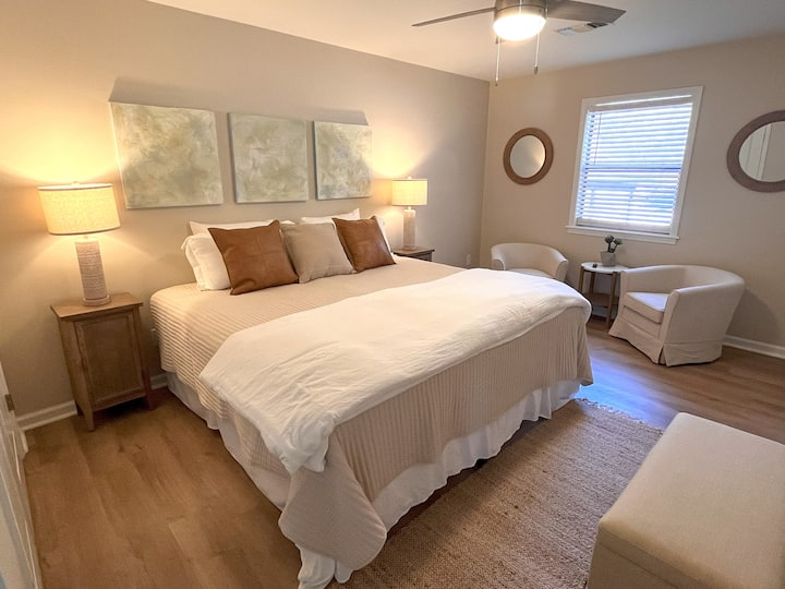 Downstairs king suite