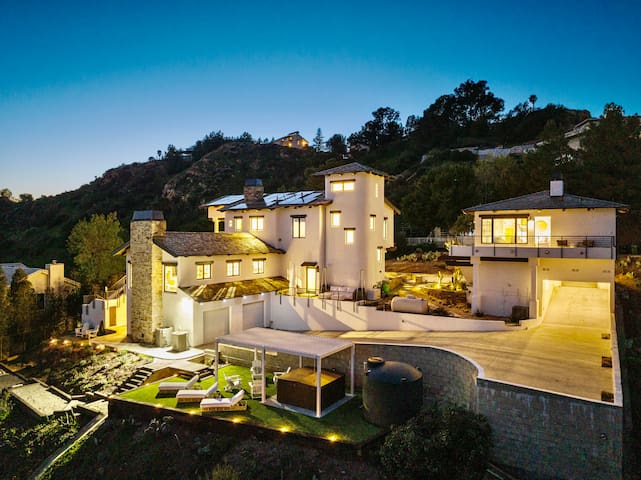 Malibu Cloud Mansion – Ocean Views, 2+ Acres gallery image 2