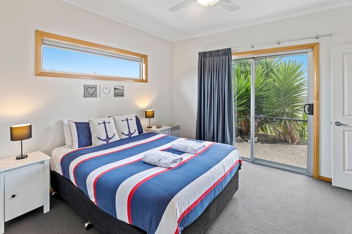 BEDROOM 1 WITH WALK IN ROBE & ENSUITE