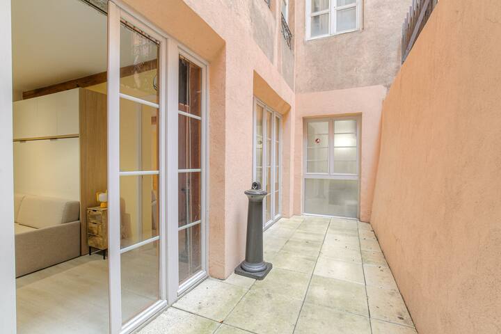 Special group’s apartment – 10 people gallery image 5
