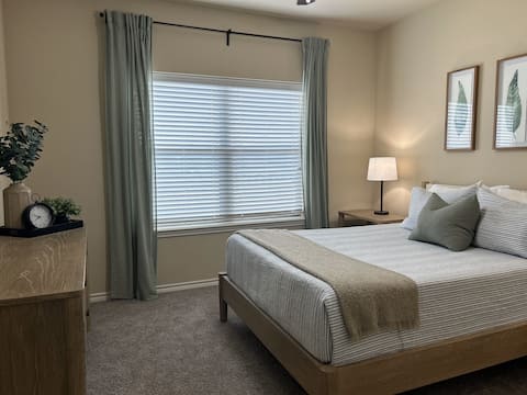 2 Bed 1 Bath Apt by Epic Central - Mins to AT&T