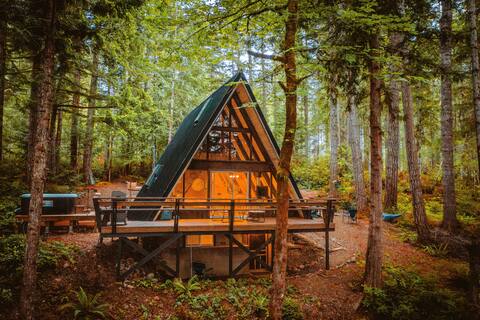 A-Frame Cabin, Private Hot tub and Hood Canal view