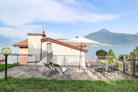 Penthouse by the Harbour with lake view garden