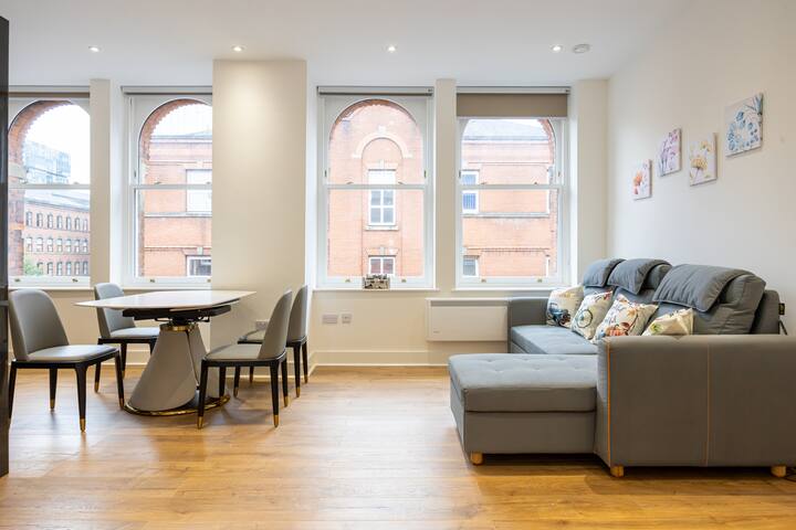 Superb 2BD Apartment in China Town gallery image 2