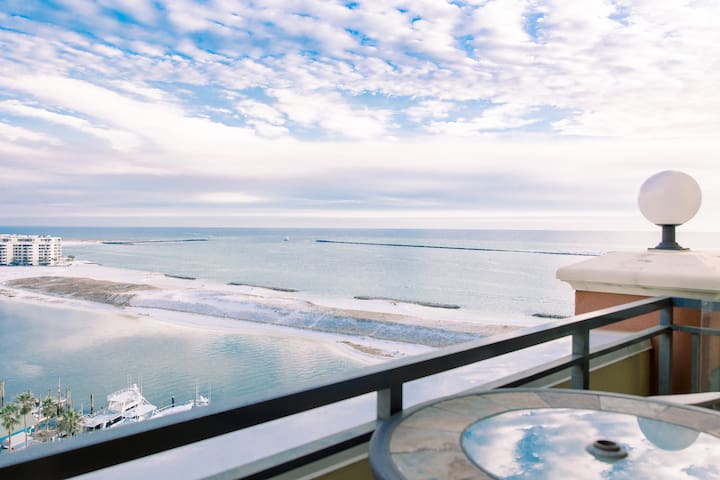 Emerald Grande harbour suites managed Airbnb listing 2