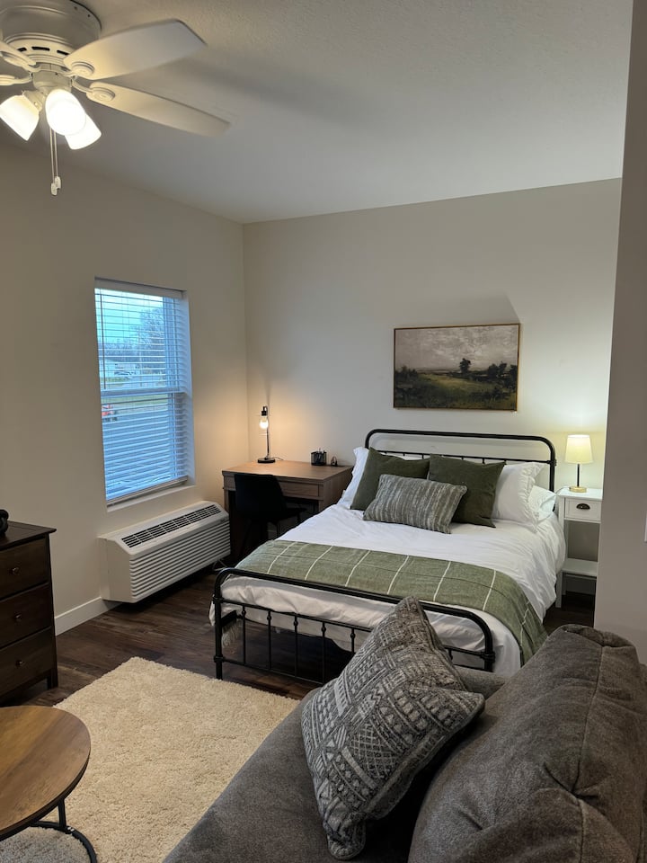 Executive Studio Apartment Apartments for Rent in Bettendorf, Iowa