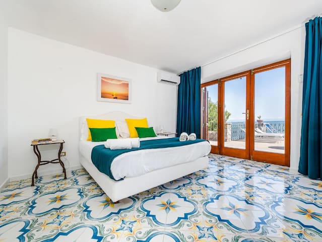 Entire home with 2 bedrooms in Amalfi Coast - Villa Russo Nerano - Ieranto- De Vivo Realty