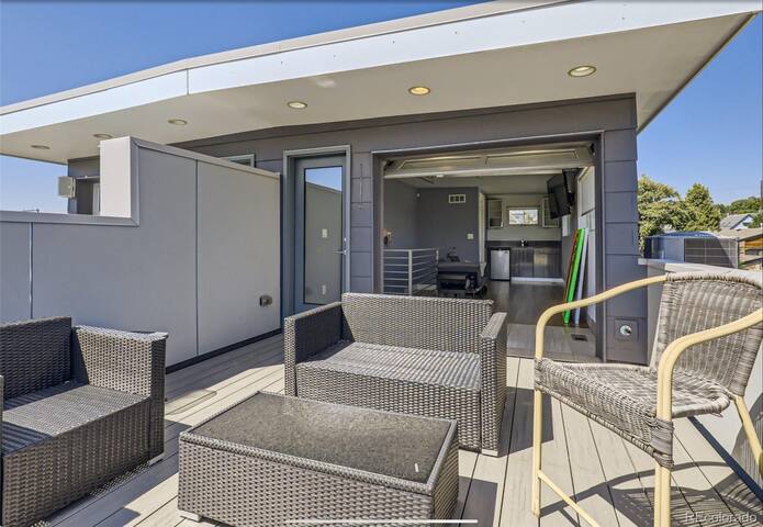 Beautiful 4 story home in LoHi! gallery image 3