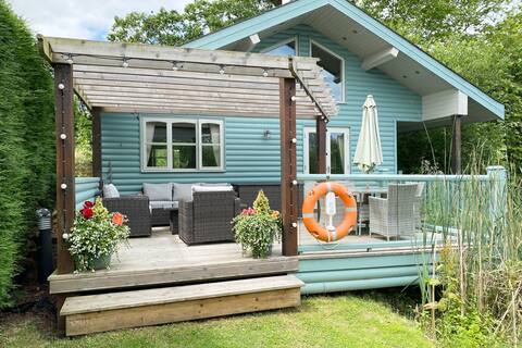 Beautiful Lake House near Shrewsbury, Shropshire