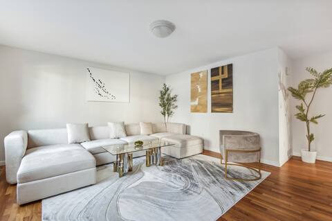 Luxury NY Retreat+Free Parking