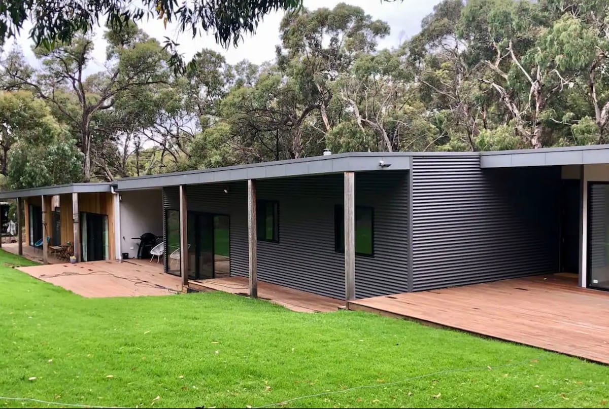 Our Bush Block - Houses for Rent in Aireys Inlet, Victoria, Australia ...