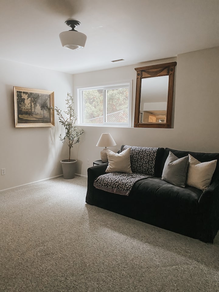 Our Kin Guest Suite - Salmon Arm