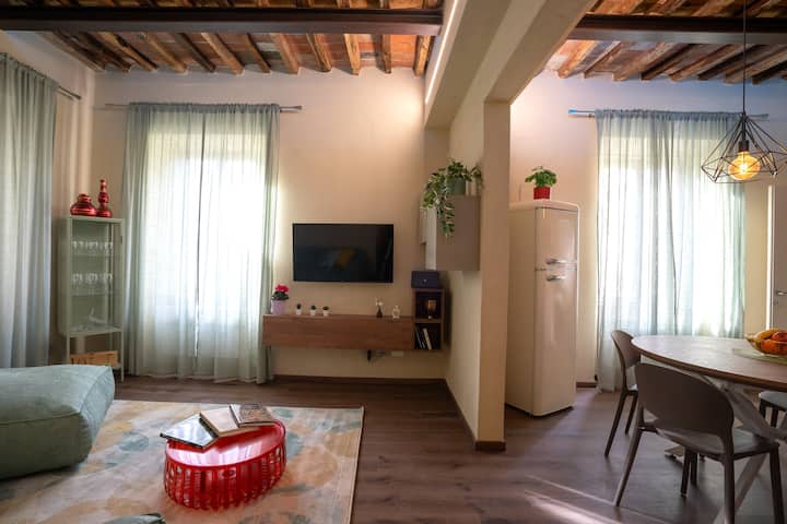 Casa Cabernet- 2 Camere 2 Bagni - イタリア ルッカ