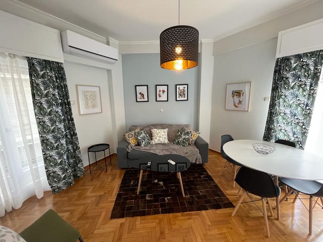 Plaka Two-Bedroom, Two-Bath Flat