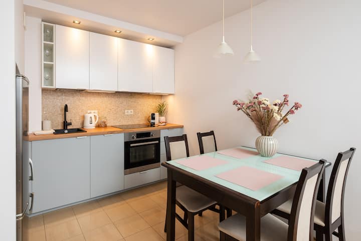Best Central 2-br By Central Station Varso Tower - Warsaw