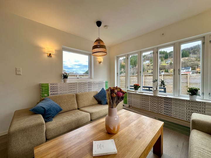 Stort, Koselig Hus I Naturområde - Bergen, Norway