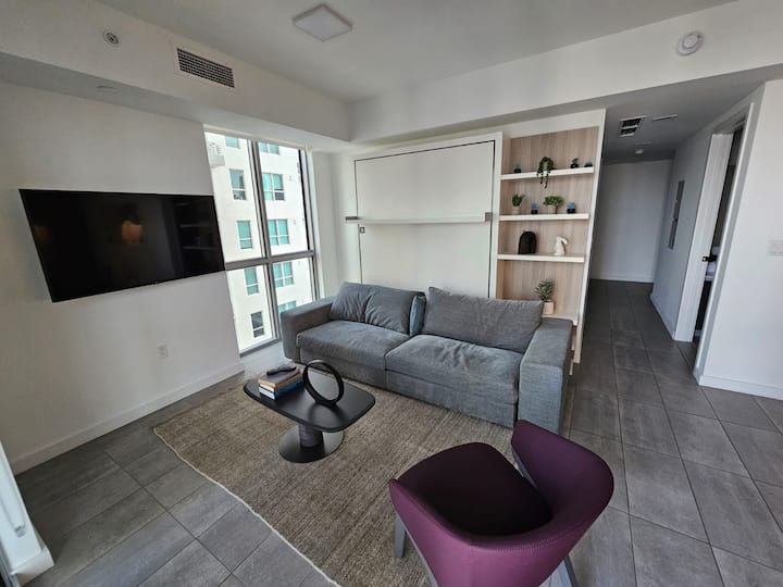 Miami Apt•bayside Views•gym+pool•17th Floor - Miami, FL