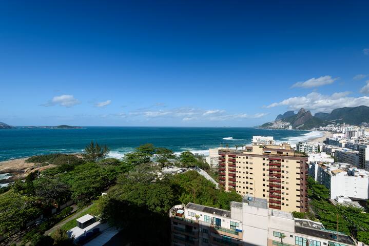 Stunning view over Ipanema Beach, 2 Bedroom gallery image 4