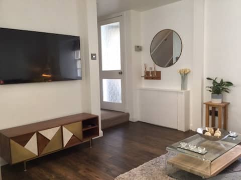 Successful Airbnb property: 1-Bedroom Cottage, South Street in St Leonards