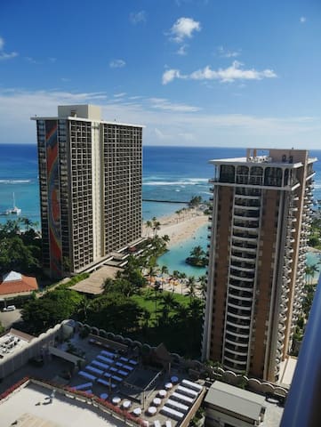 Grand Waikikian 2 Bedroom Condo gallery image 4
