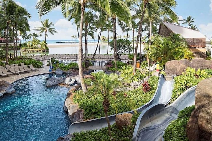 Grand Waikikian 2 Bedroom Condo gallery image 3