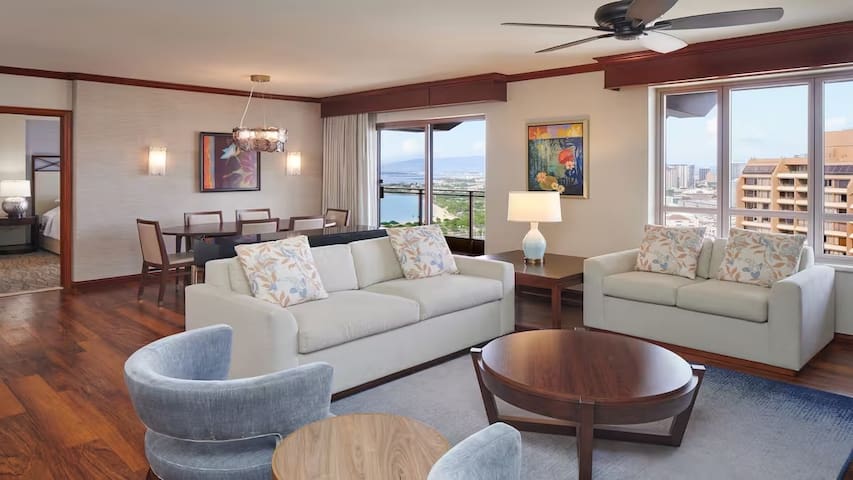 Grand Waikikian 2 Bedroom Condo gallery image 2