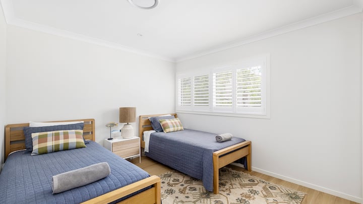 Спална соба четири