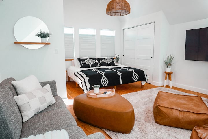 Cascade Casita Bend: New Modern 2 Bedroom/westside - Bend, OR