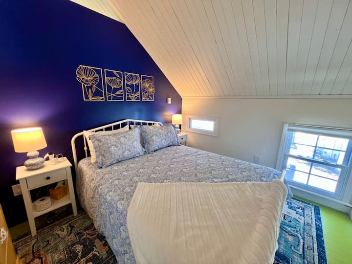 Queen bed with hotel-quality linens