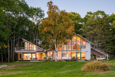 Oak Point Bluff! Oceanfront!