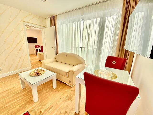 Steiner Residences Rembrandt Garden Suite gallery image 3