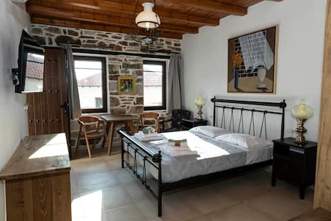 Annousa's Ostria Studio with terrace & lovely view