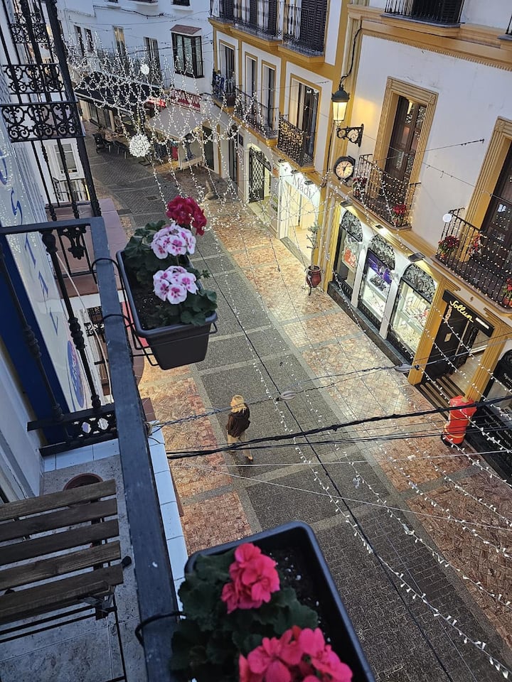 Centre De Nerja Dans Grande Maison Bourgeoise - Nerja