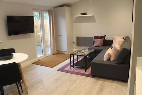 Top performing Airbnb: The Garden Cabin in Windsor And Maidenhead