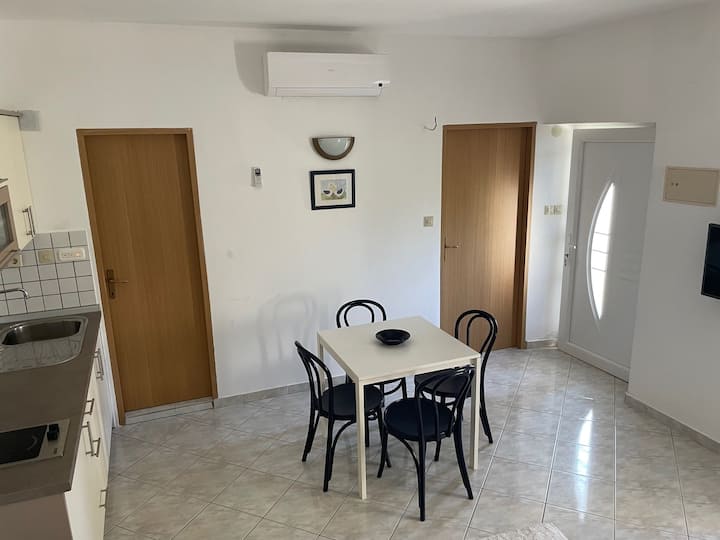 Lopar Oasis (Mid-floor) - Lopar