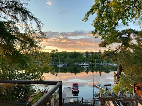 Waterfront lakehouse in heart of Sunset Country