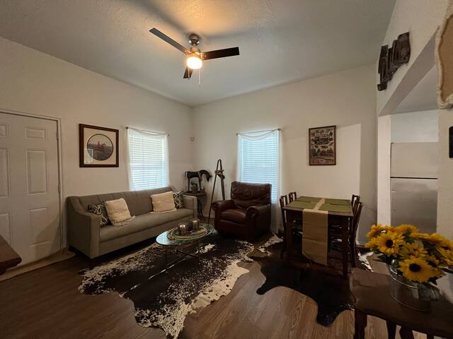 The Stockyards Ranch Retreat gallery image 3