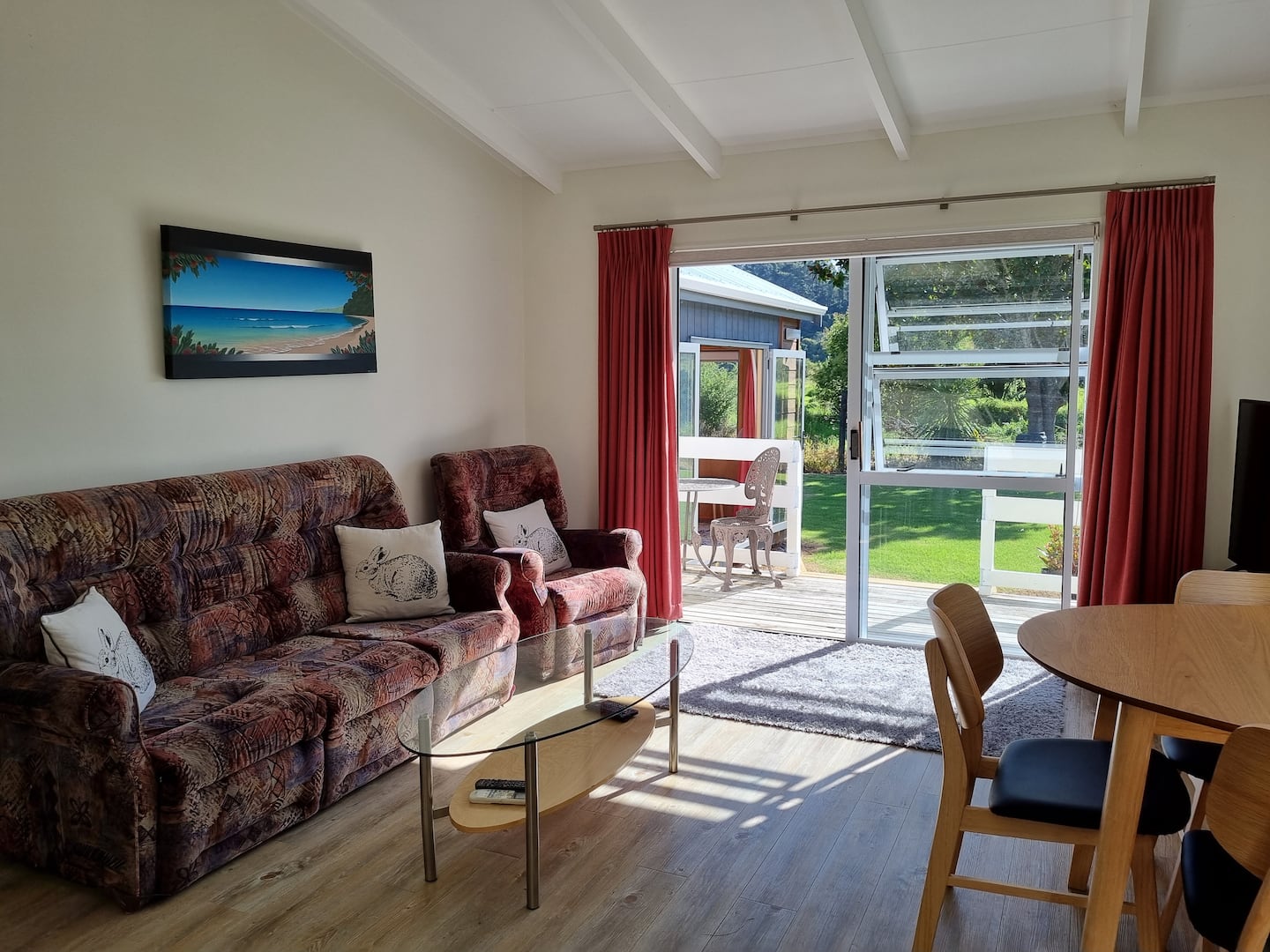 Coromandel Central Hideaway - Pet Friendly/in Town 3
