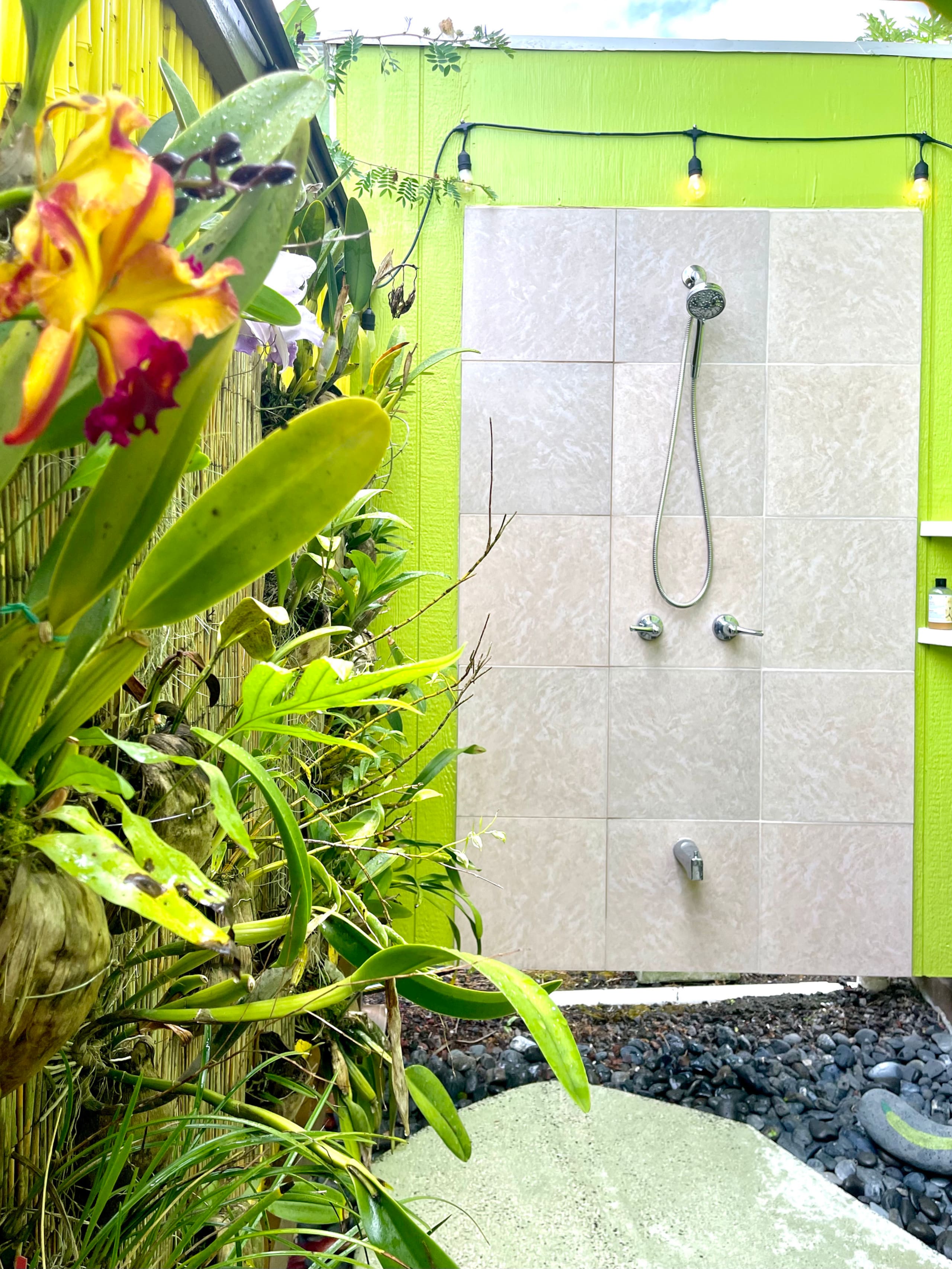 Bananarama Cottage, Black Sand Beach, A/C - Image 17