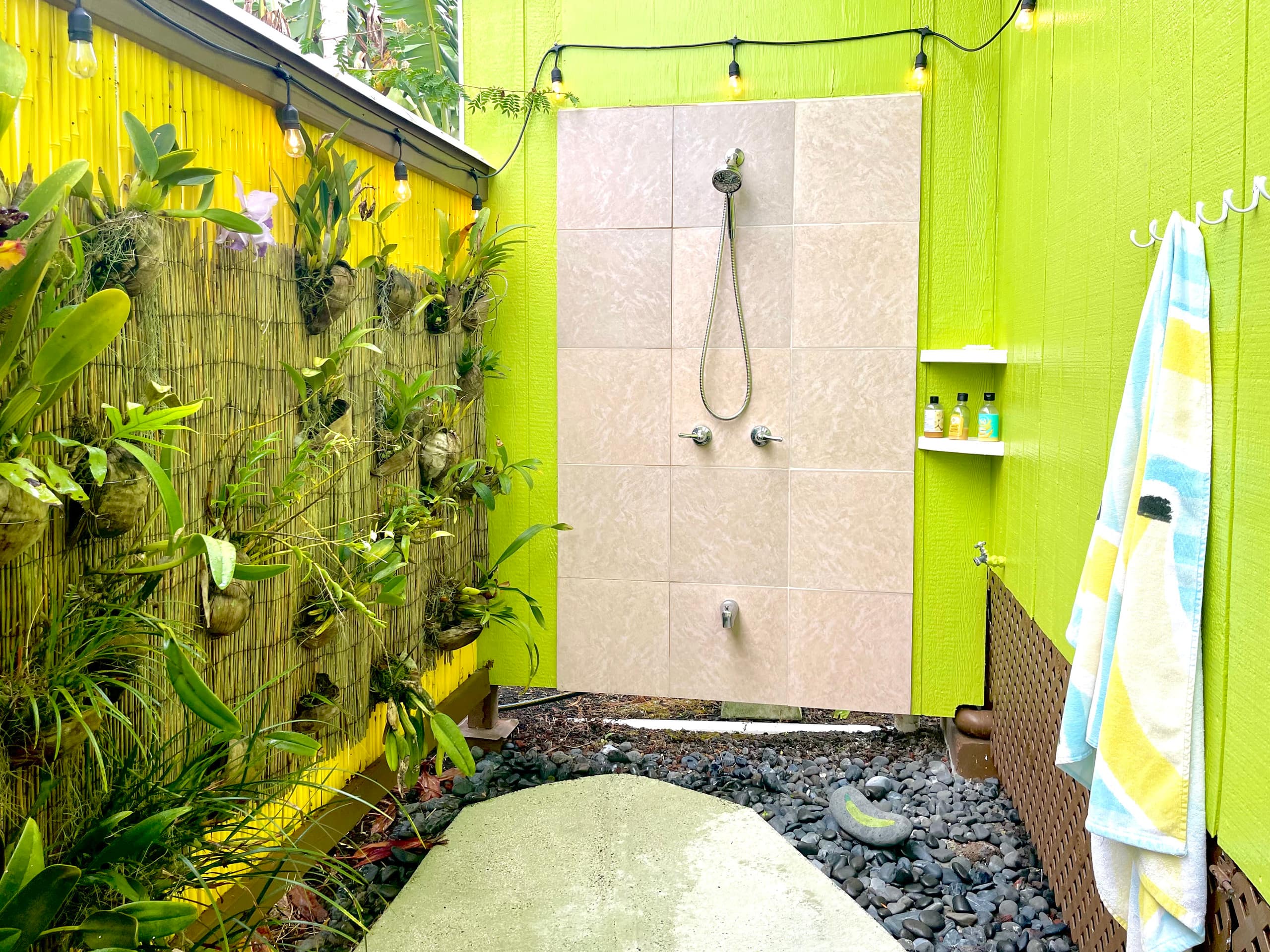 Bananarama Cottage, Black Sand Beach, A/C - Image 16